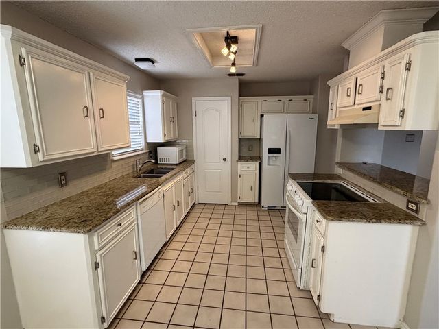 5318 Spring Brook Dr, Corpus Christi, TX 78413