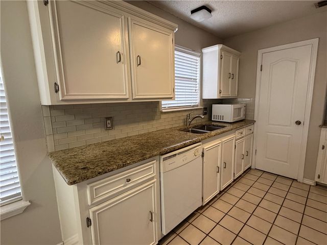 5318 Spring Brook Dr, Corpus Christi, TX 78413