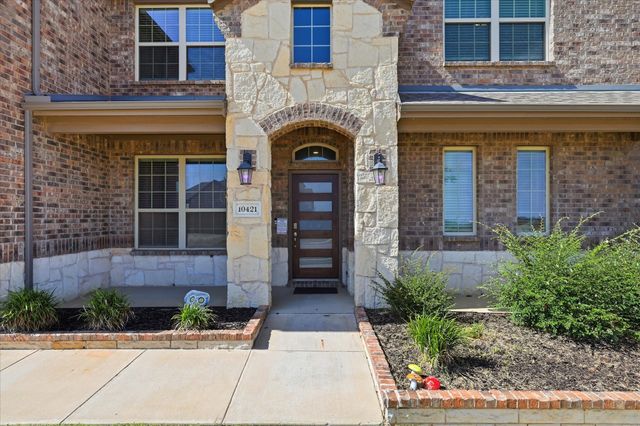 10421 Table Bluff Street, Aubrey, TX 76227