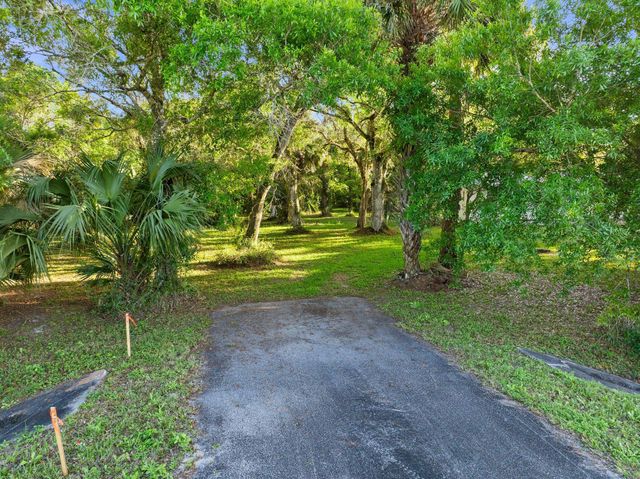 11541 Okeechobee Road, Fort Pierce, FL 34945