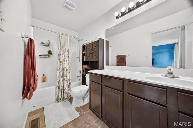 3128 Timberlodge Landing, St Charles, MO 63301