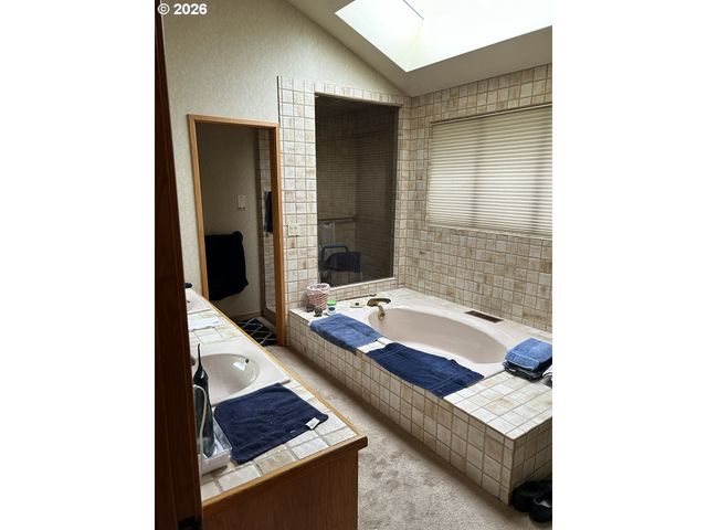 8003 Se EVERGREEN Hwy, Vancouver, WA 98664