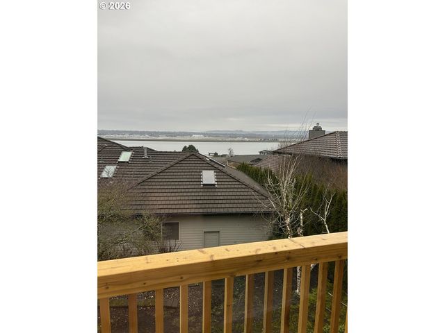 8003 Se EVERGREEN Hwy, Vancouver, WA 98664