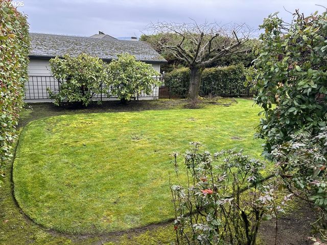 8003 Se EVERGREEN Hwy, Vancouver, WA 98664