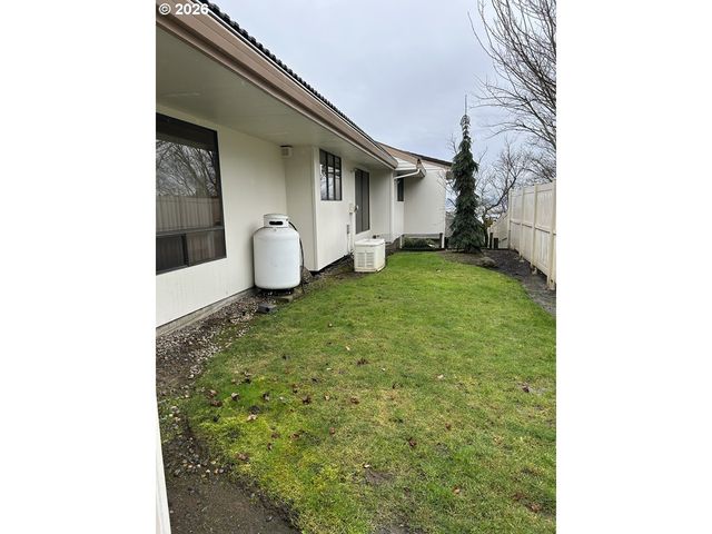 8003 Se EVERGREEN Hwy, Vancouver, WA 98664