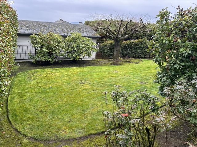 8003 Se EVERGREEN Hwy, Vancouver, WA 98664