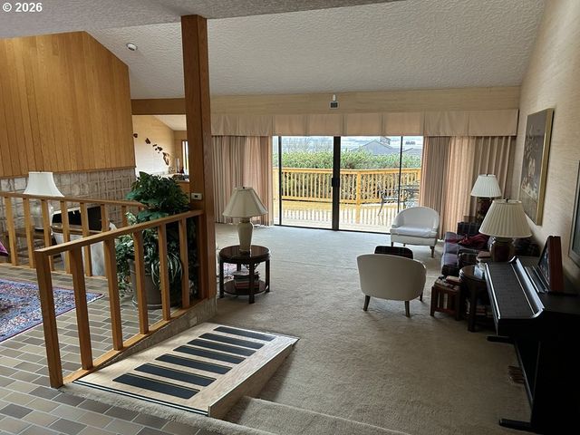 8003 Se EVERGREEN Hwy, Vancouver, WA 98664