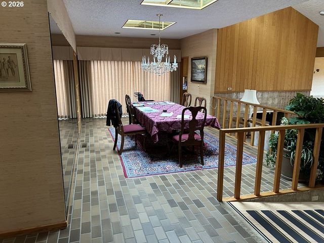 8003 Se EVERGREEN Hwy, Vancouver, WA 98664