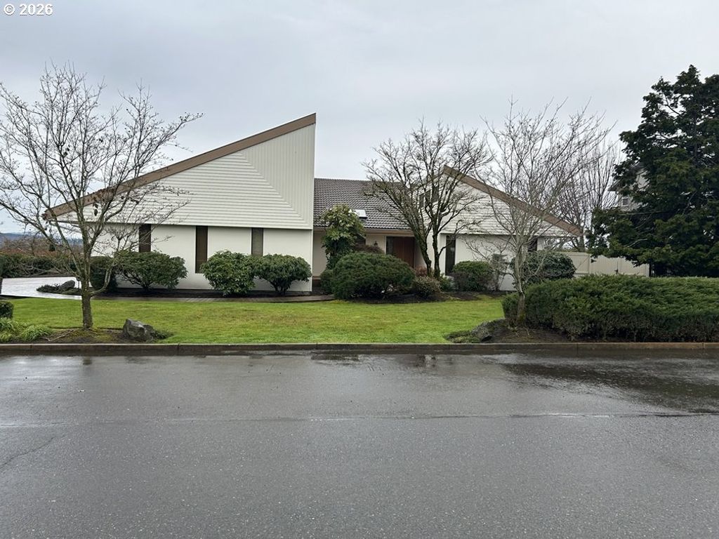 8003 Se EVERGREEN Hwy, Vancouver, WA 98664