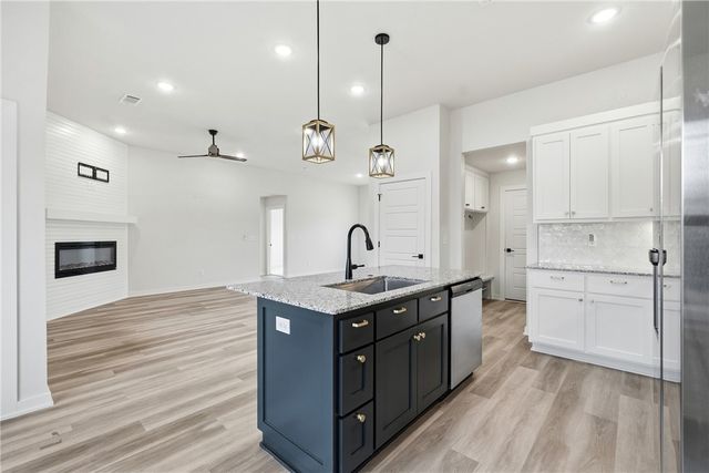 51 Kirkwall Drive, Bella Vista, AR 72715