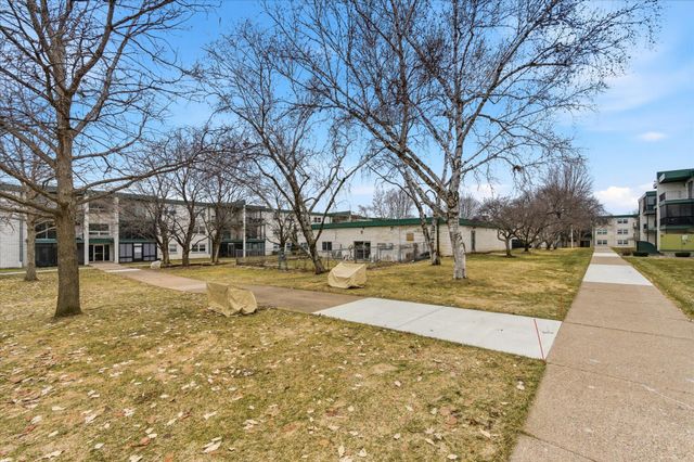 2720 Dale Street N C114, Roseville, MN 55113