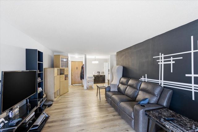 2720 Dale Street N C114, Roseville, MN 55113