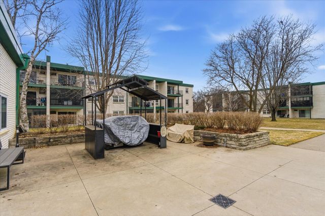 2720 Dale Street N C114, Roseville, MN 55113