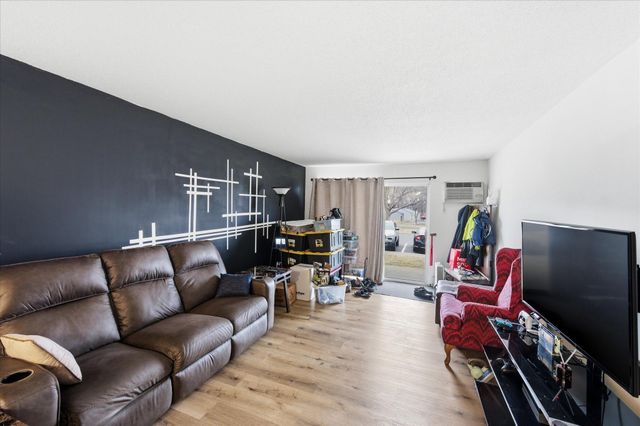 2720 Dale Street N C114, Roseville, MN 55113