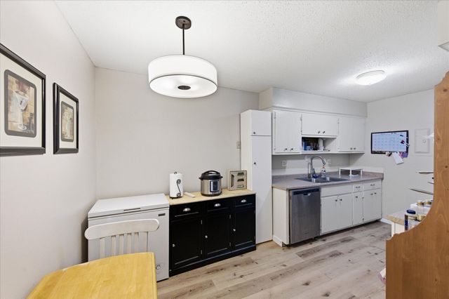 2720 Dale Street N C114, Roseville, MN 55113