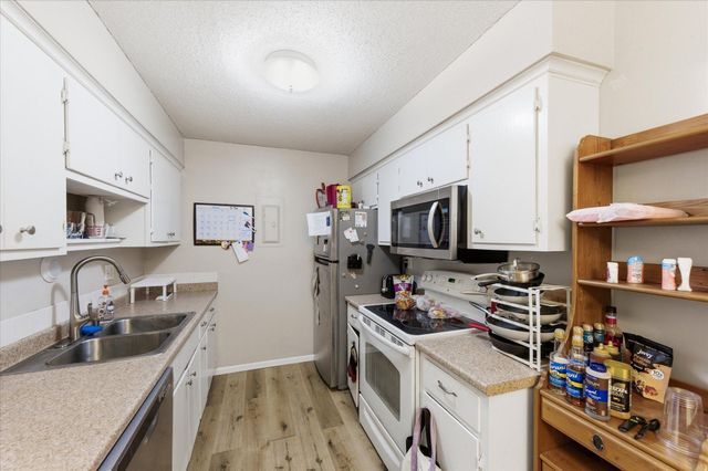 2720 Dale Street N C114, Roseville, MN 55113