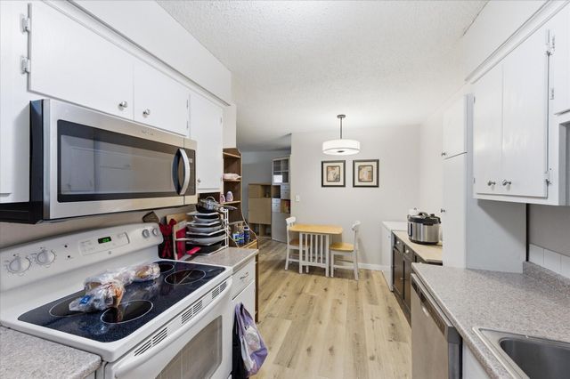 2720 Dale Street N C114, Roseville, MN 55113