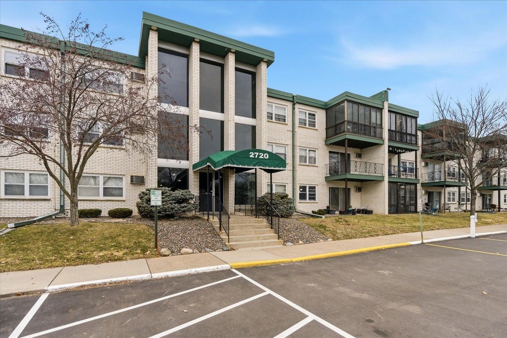 2720 Dale Street N C114, Roseville, MN 55113