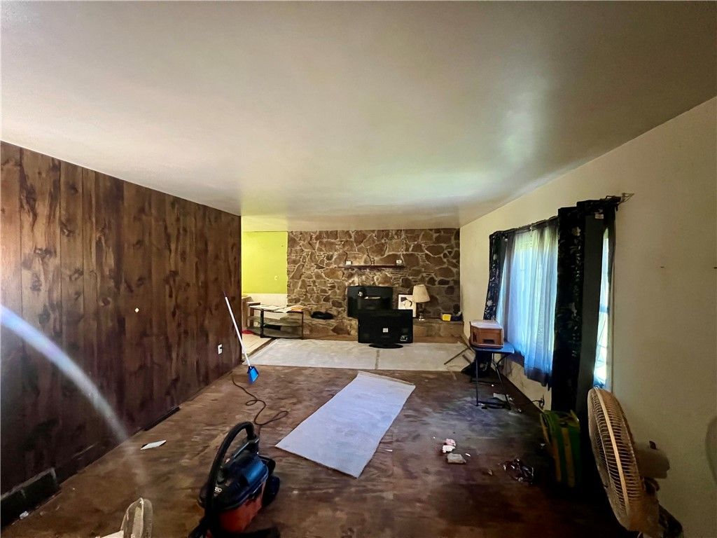 Image 5 of property listing at 899 New Galilee Rd, New Beaver Boro, PA 16141