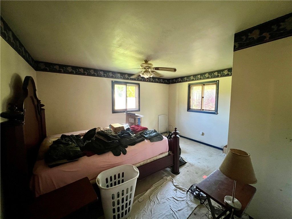 Image 8 of property listing at 899 New Galilee Rd, New Beaver Boro, PA 16141