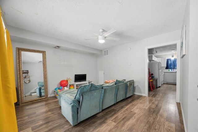 317 W 12th St N, Wichita, KS 67203