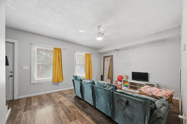 317 W 12th St N, Wichita, KS 67203