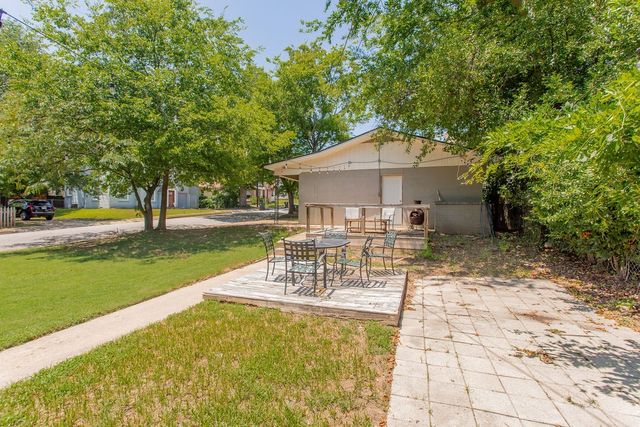 831 W Houston Street, Tyler, TX 75702