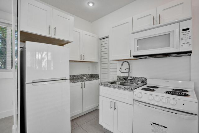 1415 SE 2nd Street 1-4, Fort Lauderdale, FL 33301