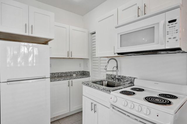 1415 SE 2nd Street 1-4, Fort Lauderdale, FL 33301