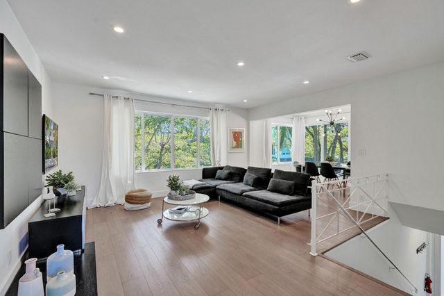 1415 SE 2nd Street 1-4, Fort Lauderdale, FL 33301