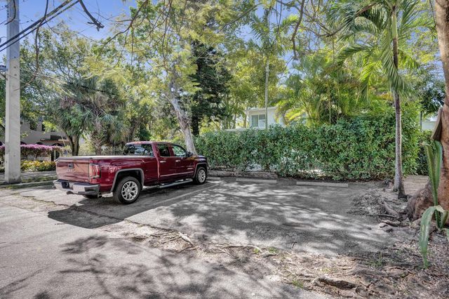 1415 SE 2nd Street 1-4, Fort Lauderdale, FL 33301