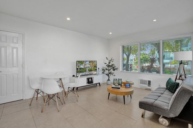 1415 SE 2nd Street 1-4, Fort Lauderdale, FL 33301