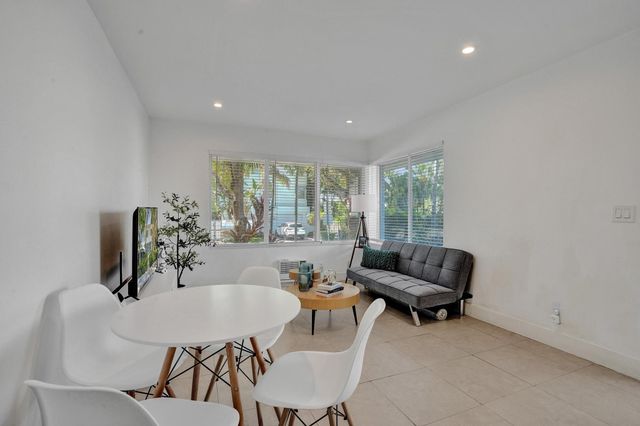 1415 SE 2nd Street 1-4, Fort Lauderdale, FL 33301