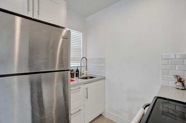 1415 SE 2nd Street 1-4, Fort Lauderdale, FL 33301