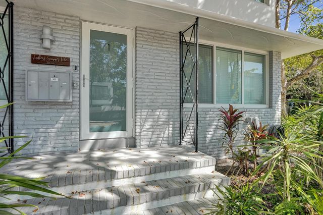 1415 SE 2nd Street 1-4, Fort Lauderdale, FL 33301