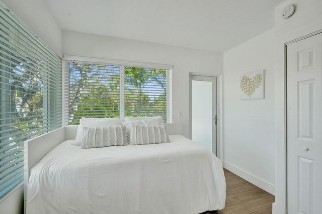 1415 SE 2nd Street 1-4, Fort Lauderdale, FL 33301