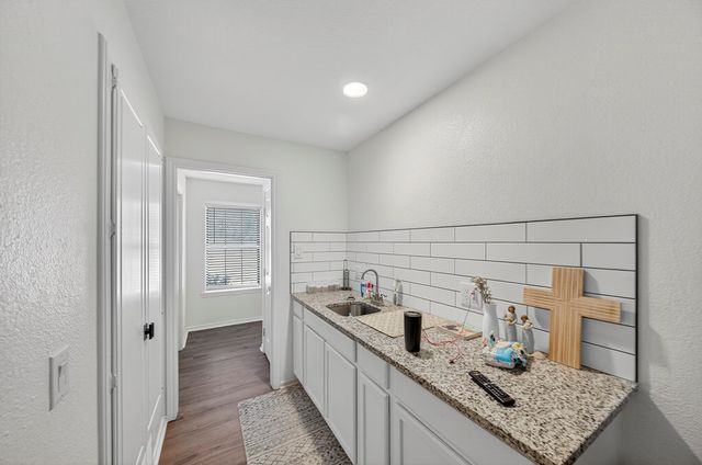 3220 Preston Dr, Midland, TX 79707