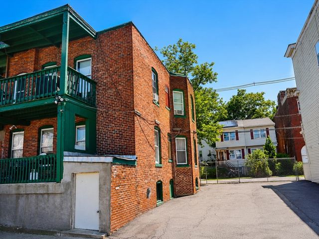 41 Library St, Chelsea, MA 02150