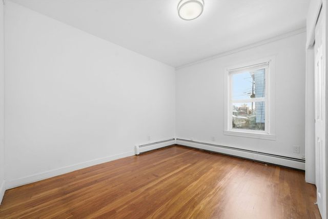 10 3rd Ave, Lowell, MA 01854