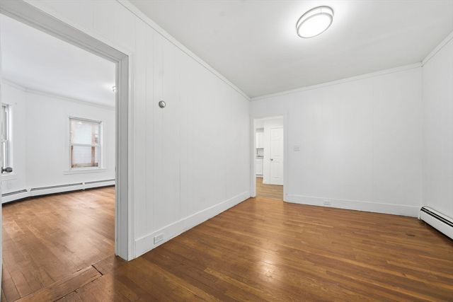 10 3rd Ave, Lowell, MA 01854