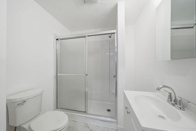 10 3rd Ave, Lowell, MA 01854