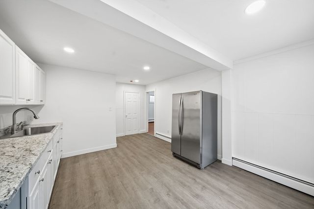 10 3rd Ave, Lowell, MA 01854