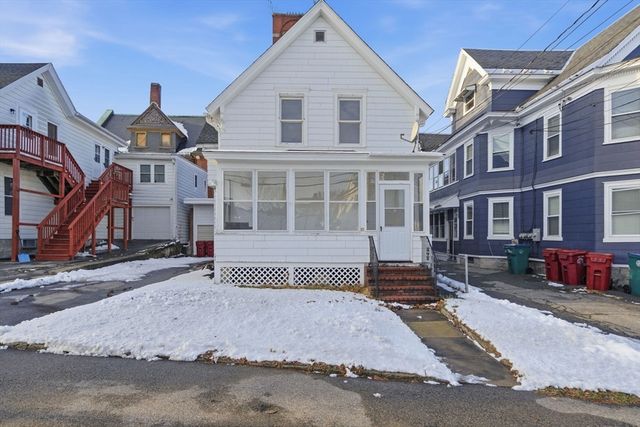 10 3rd Ave, Lowell, MA 01854