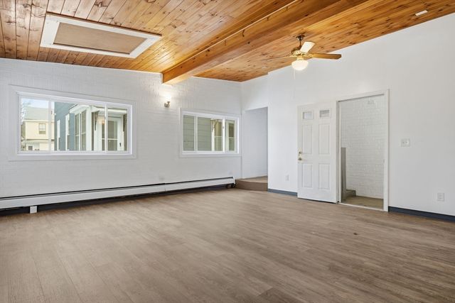 10 3rd Ave, Lowell, MA 01854