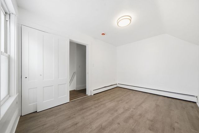 10 3rd Ave, Lowell, MA 01854