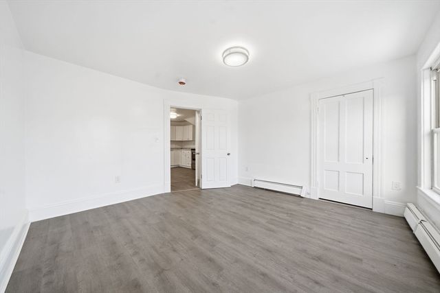 10 3rd Ave, Lowell, MA 01854