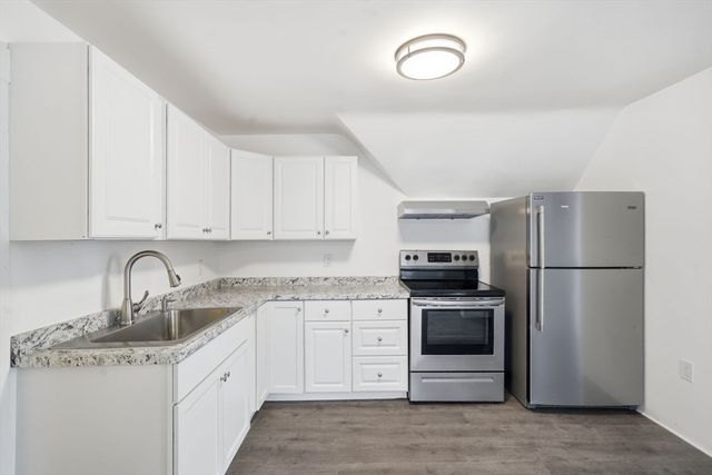 10 3rd Ave, Lowell, MA 01854