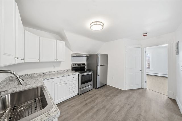 10 3rd Ave, Lowell, MA 01854