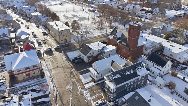 10 3rd Ave, Lowell, MA 01854