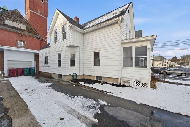 10 3rd Ave, Lowell, MA 01854